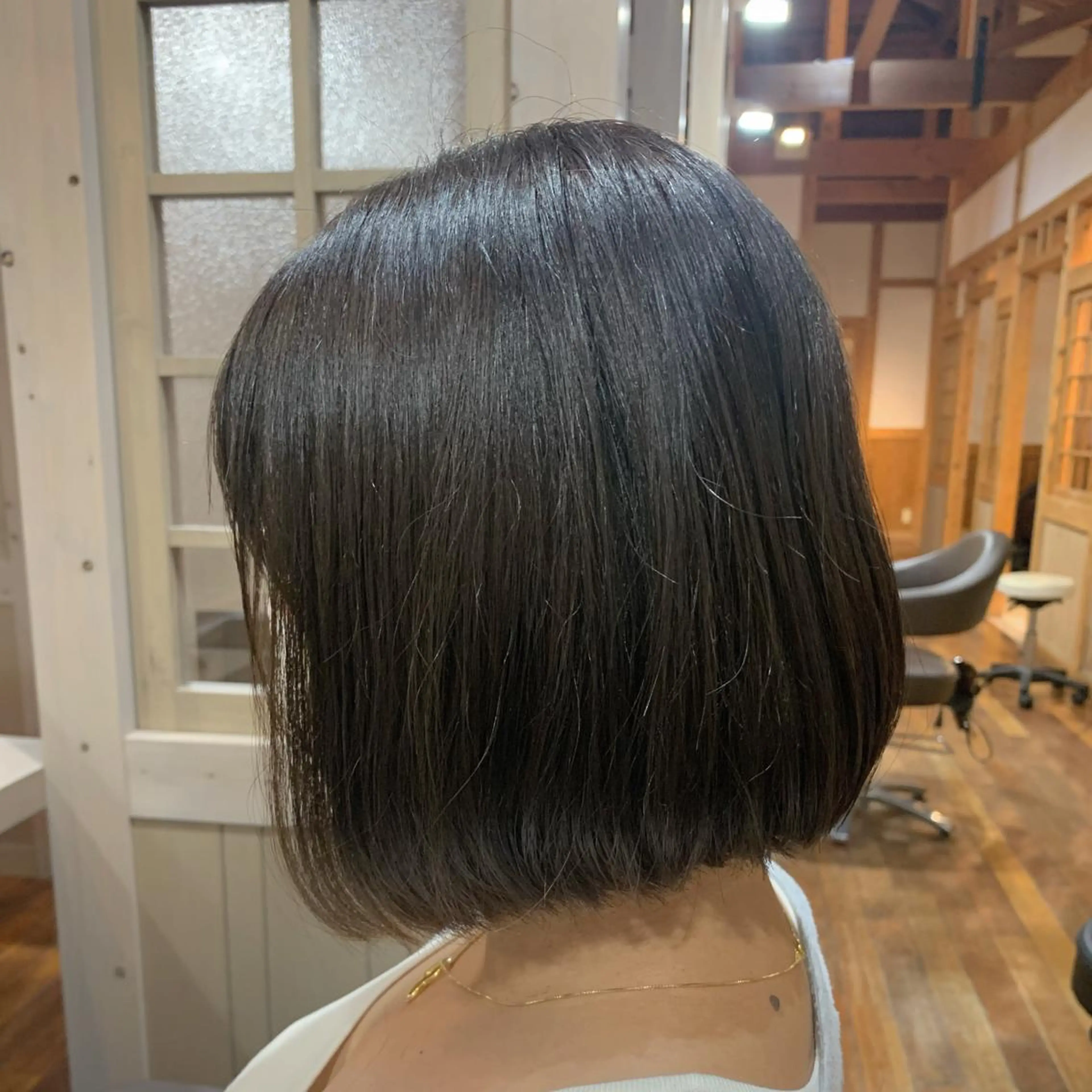 ミディアム カラー ボブ 狩野 くるみのヘアスタイル