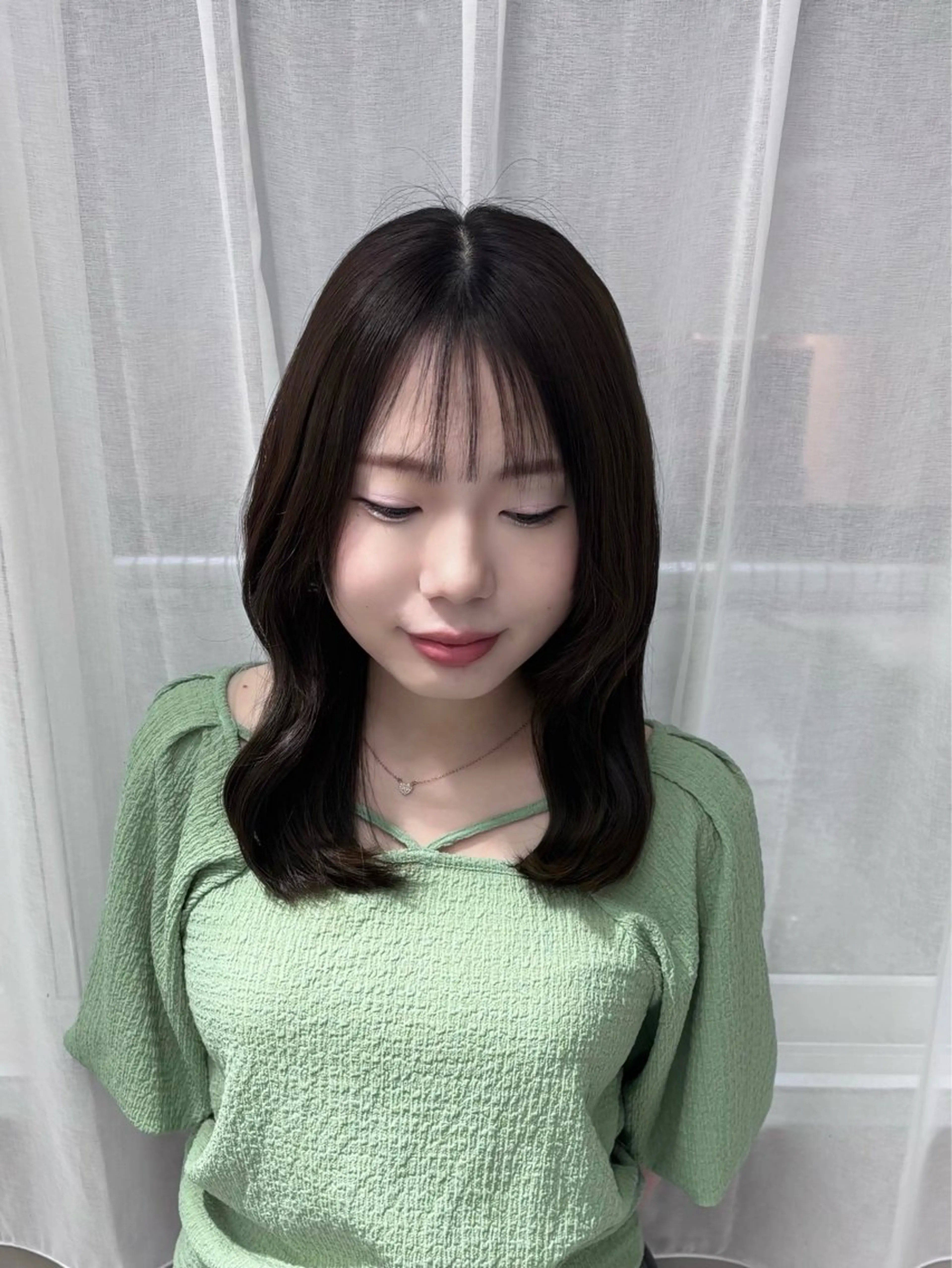 セミロング カラー くびれヘア ヘアカラー 心愛/天神/レイヤー /透明感カラー/艶髪のヘアスタイル
