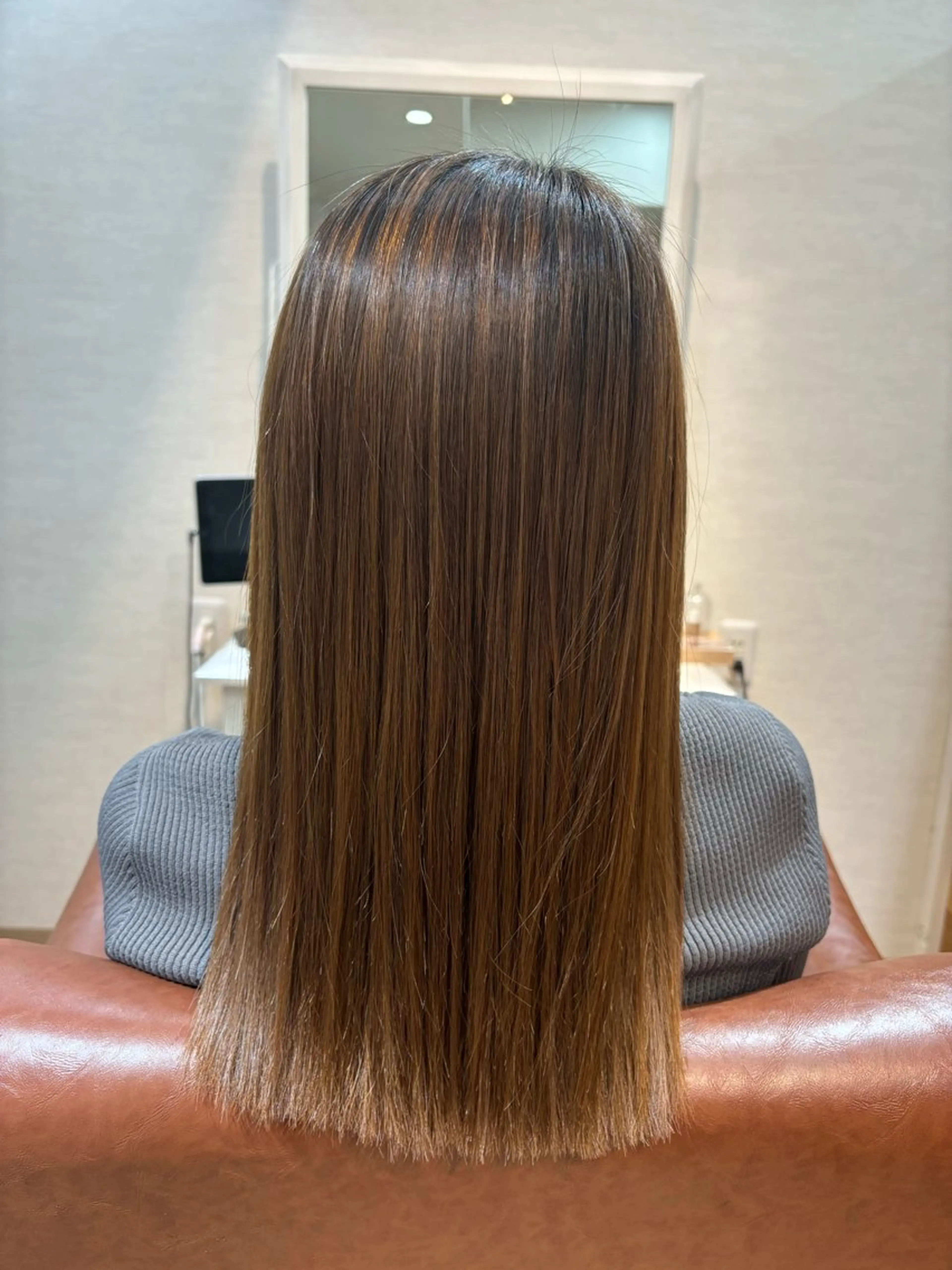 ロング LEEK ［リーク］ 石原愛里のヘアスタイル
