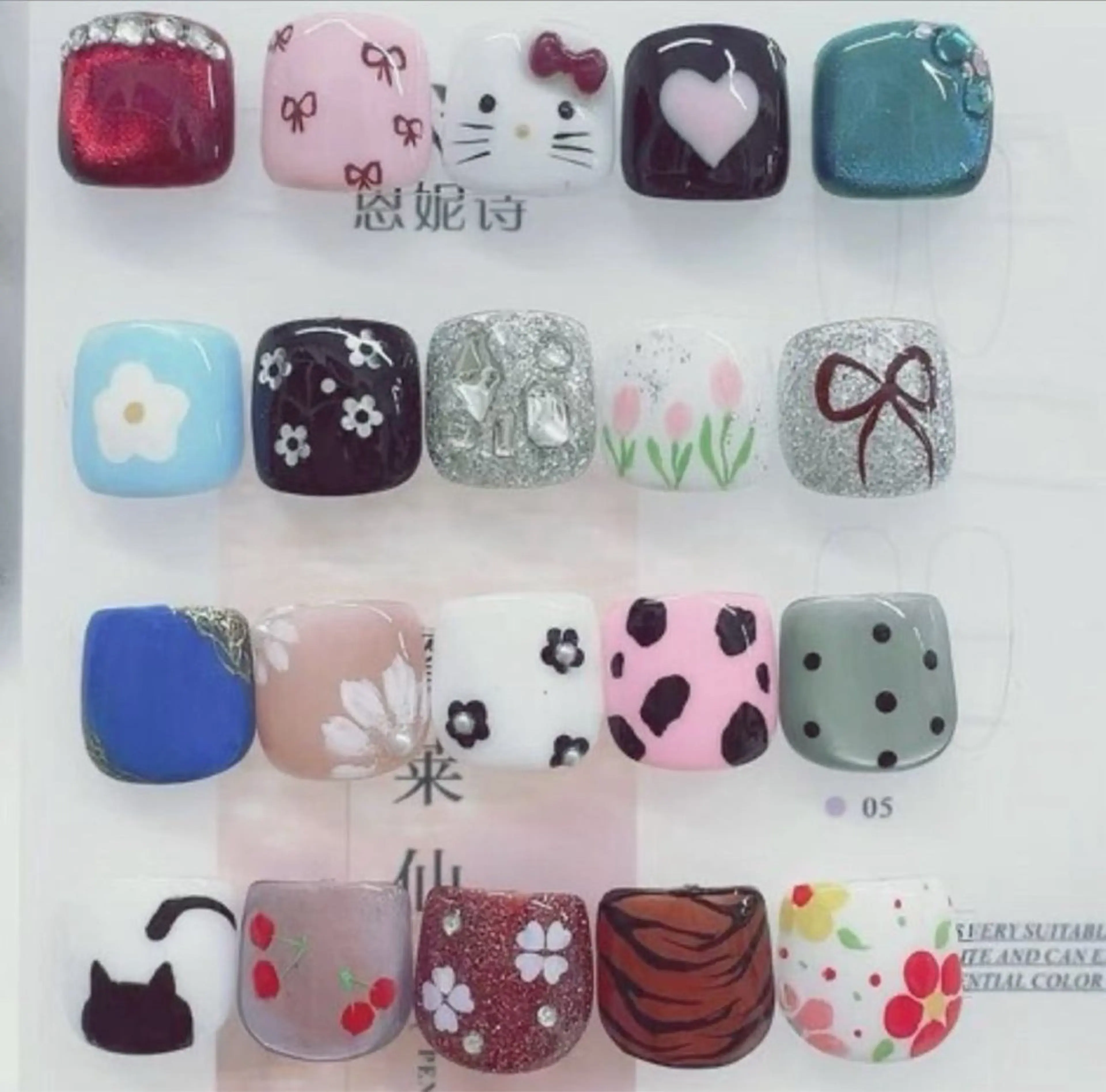 フットシンプルアート2本💓初回オフ無料💓　　　　　　　ワンカラー➕親指２本アート選択🉑の写真