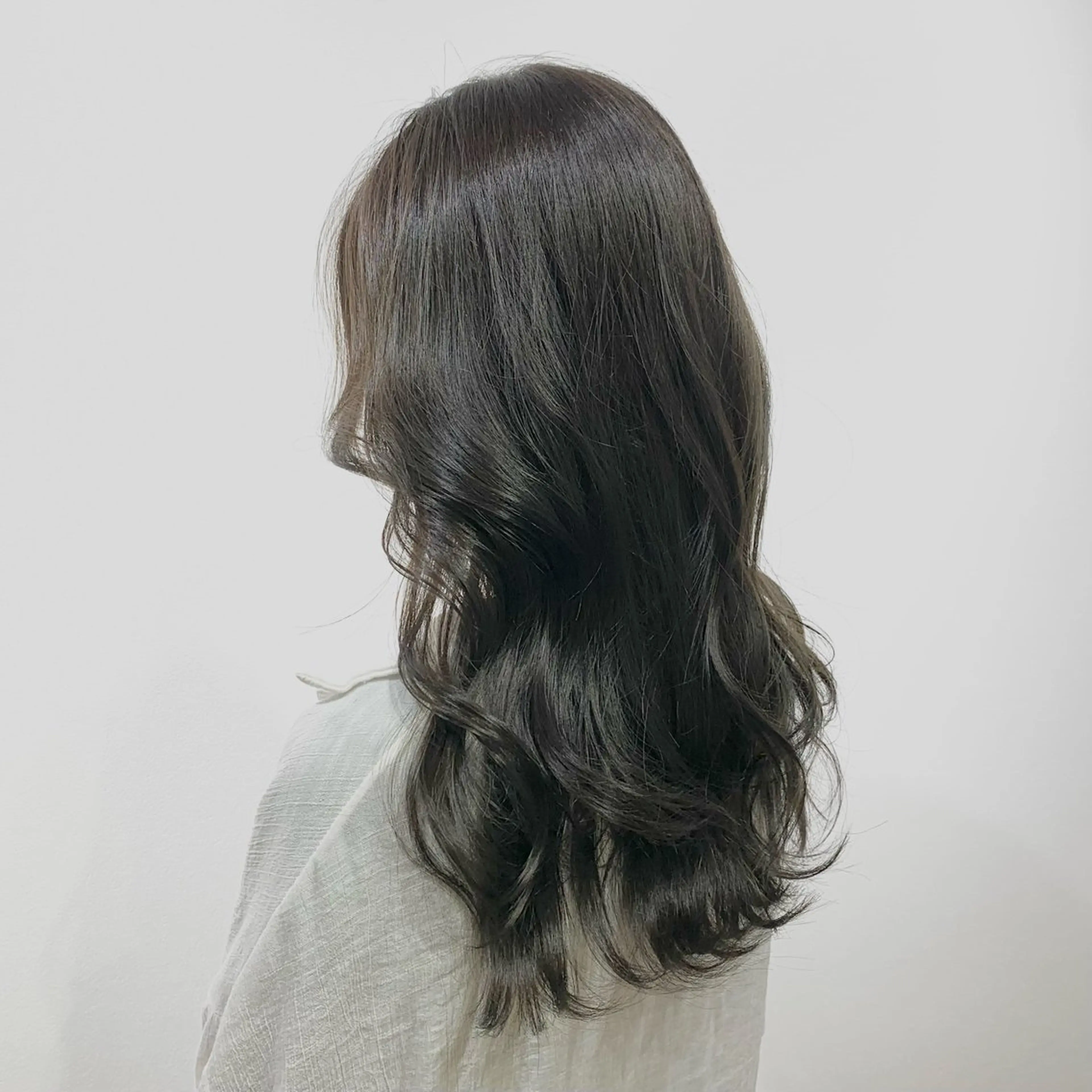 セミロング カラー ヘアアレンジ キヨミ 韓国レイヤーカットのヘアスタイル