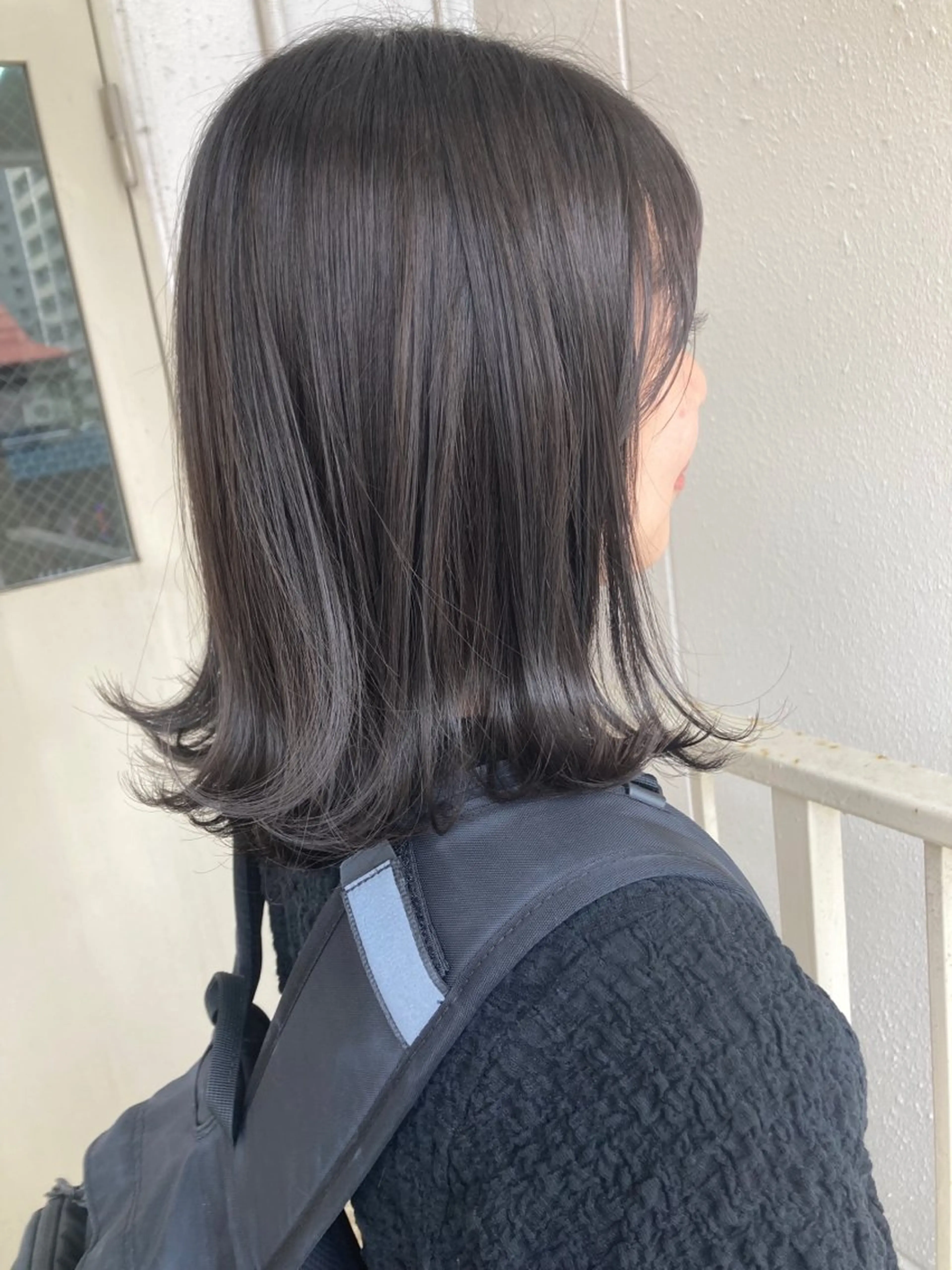 ミディアム アッシュ アッシュグレー roka ノゾミのヘアスタイル