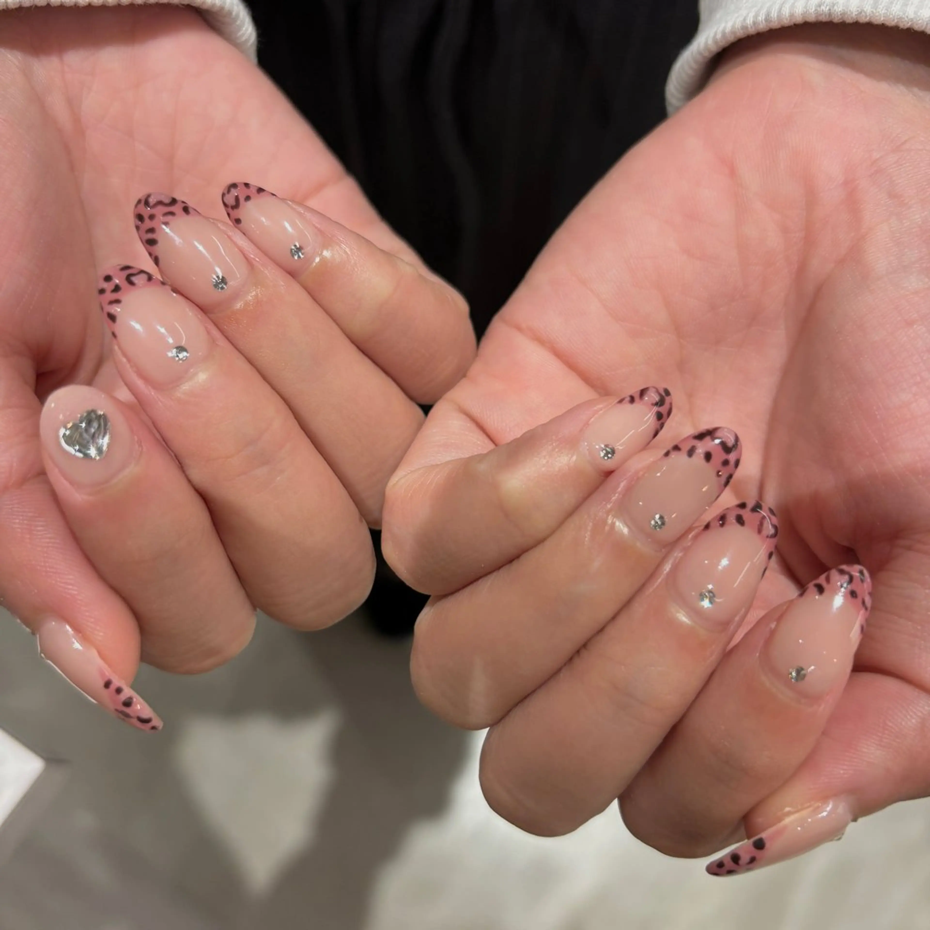 ネイル ハンドネイル YURIN 𓈒ㅤׂ 𝜗𝜚のネイルデザイン