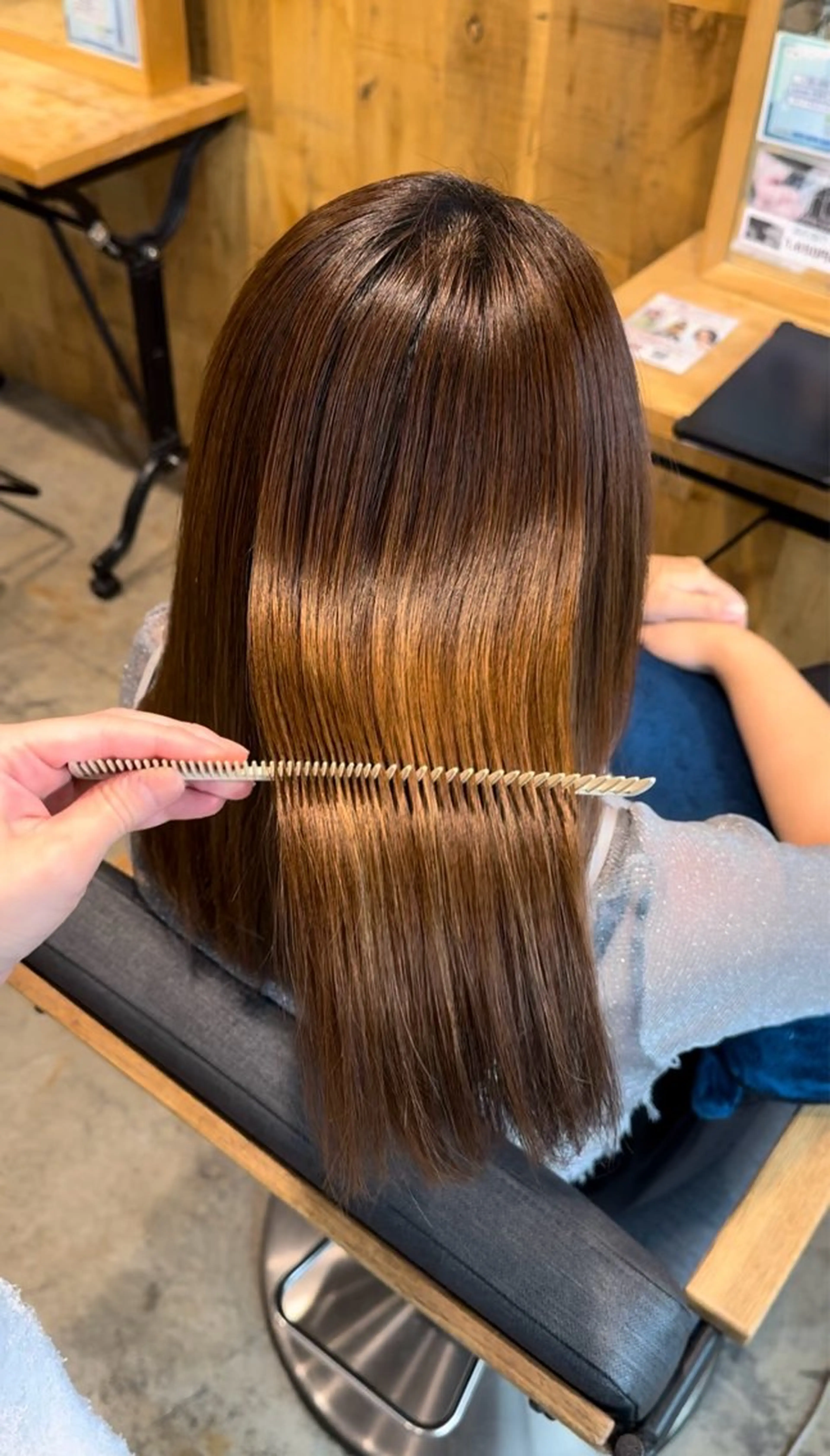 セミロング 髪質改善 縮毛矯正 渡邉 涼香のヘアスタイル