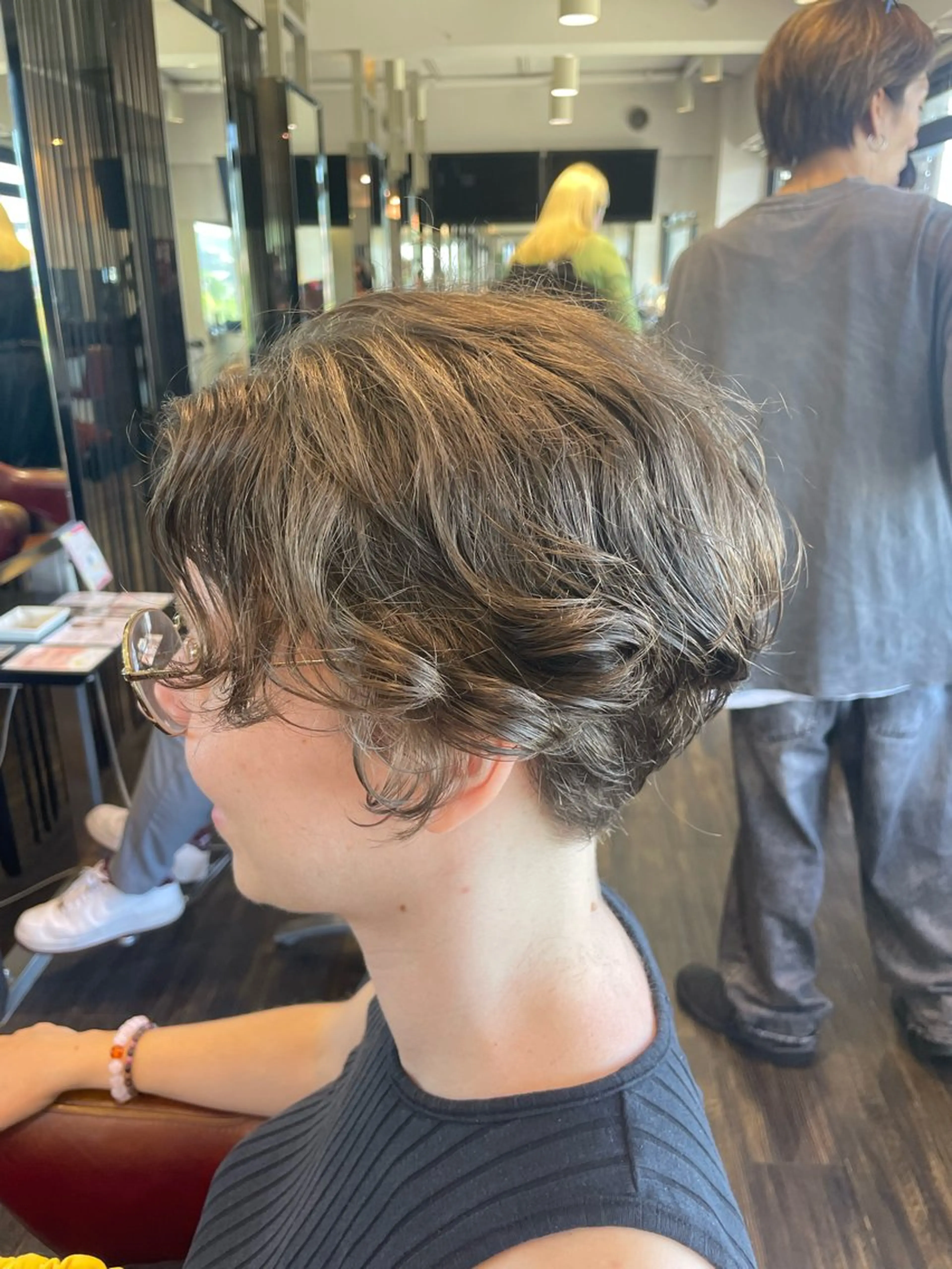 ショート カラー ハンサムショート ショートヘア カット 佐藤 綾郁のヘアスタイル