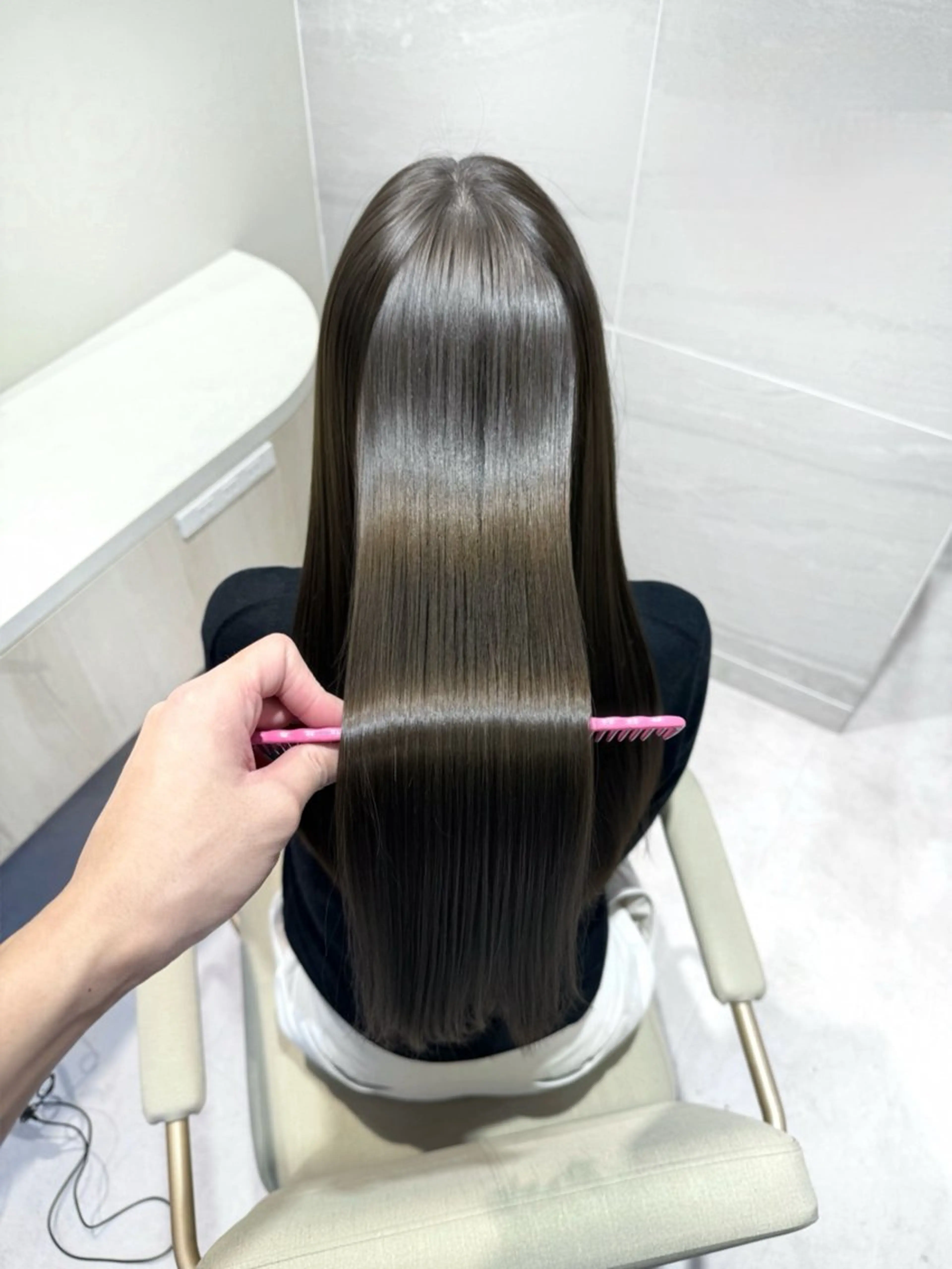 ロング カラー グレージュ イルミナカラー オリーブグレージュ オリーブグレー 縮毛矯正 カット ヘアカラー 縮毛矯正 トリートメント Ms.CHARM所属・透明感カラー🌿 グレージュ🐺陽介のヘアスタイル