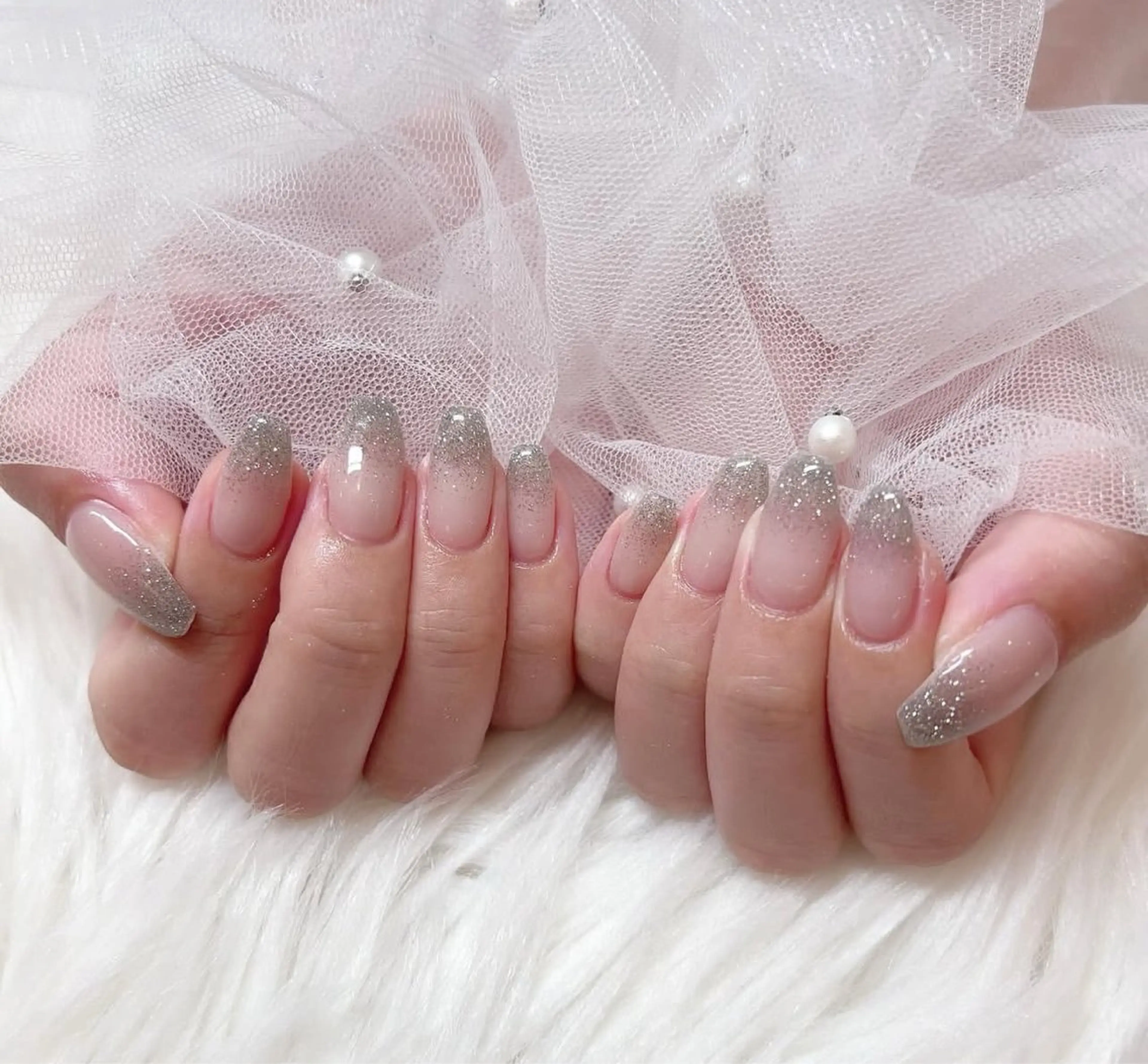 ネイル アートネイル グラデーション キラキラネイル ニュアンスネイル オフィスネイル ハンドネイル Amee Nailsalonのネイルデザイン