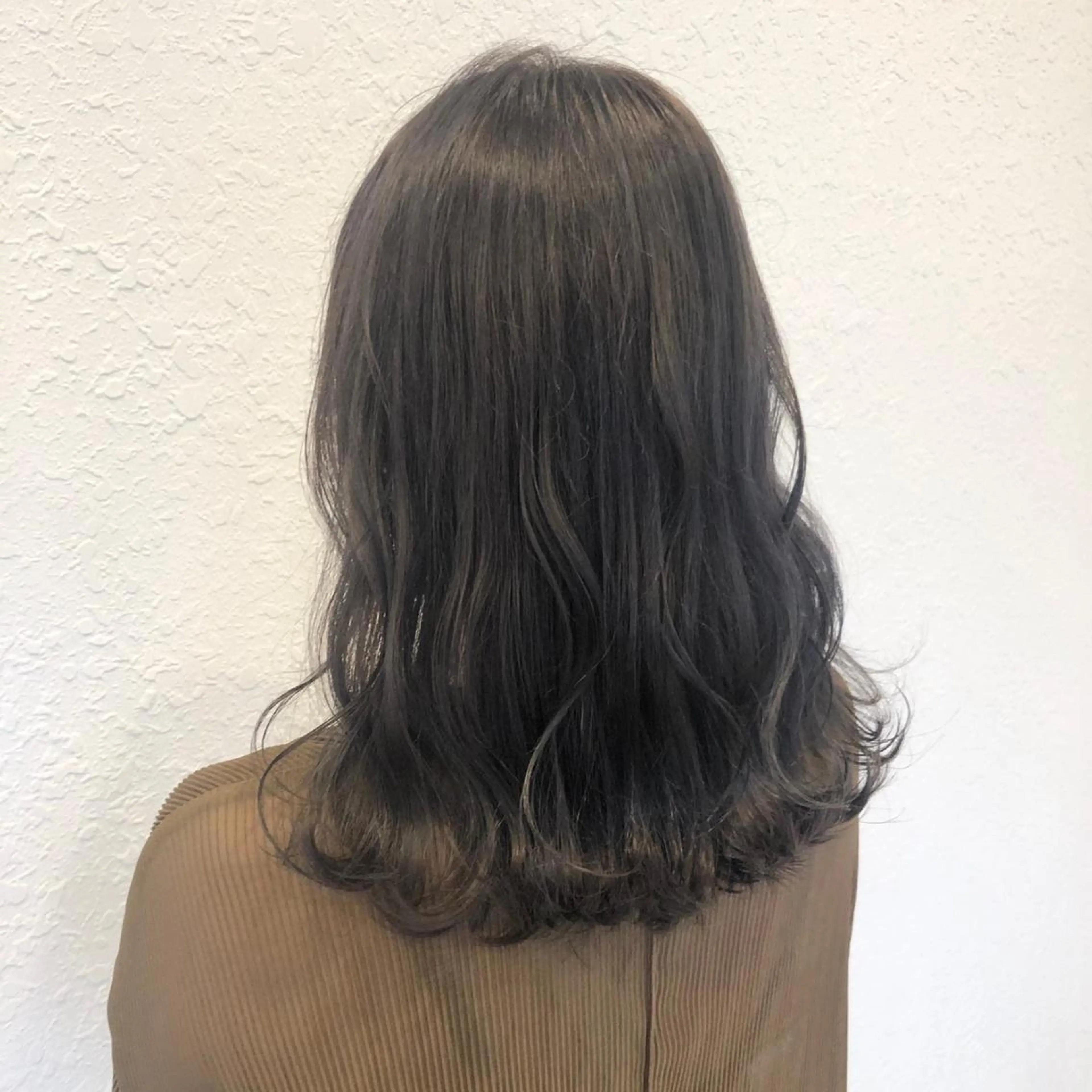 セミロング カラー ヘアカラー トリートメント GOODDAY ヘアサロンのヘアスタイル