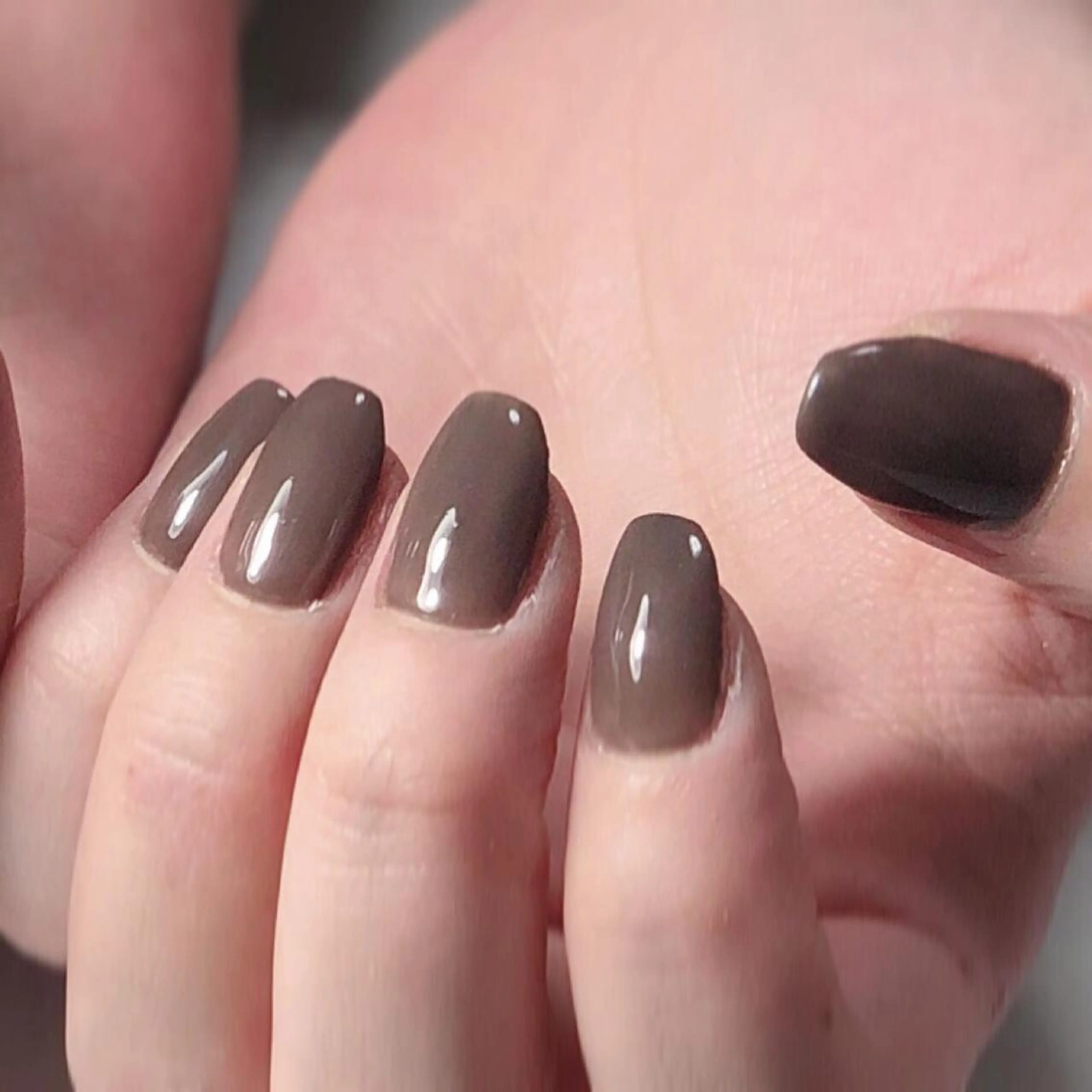 ネイル ブラウン ジェルネイル オフィスネイル ワンカラーネイル 辻野 和枝のネイルデザイン