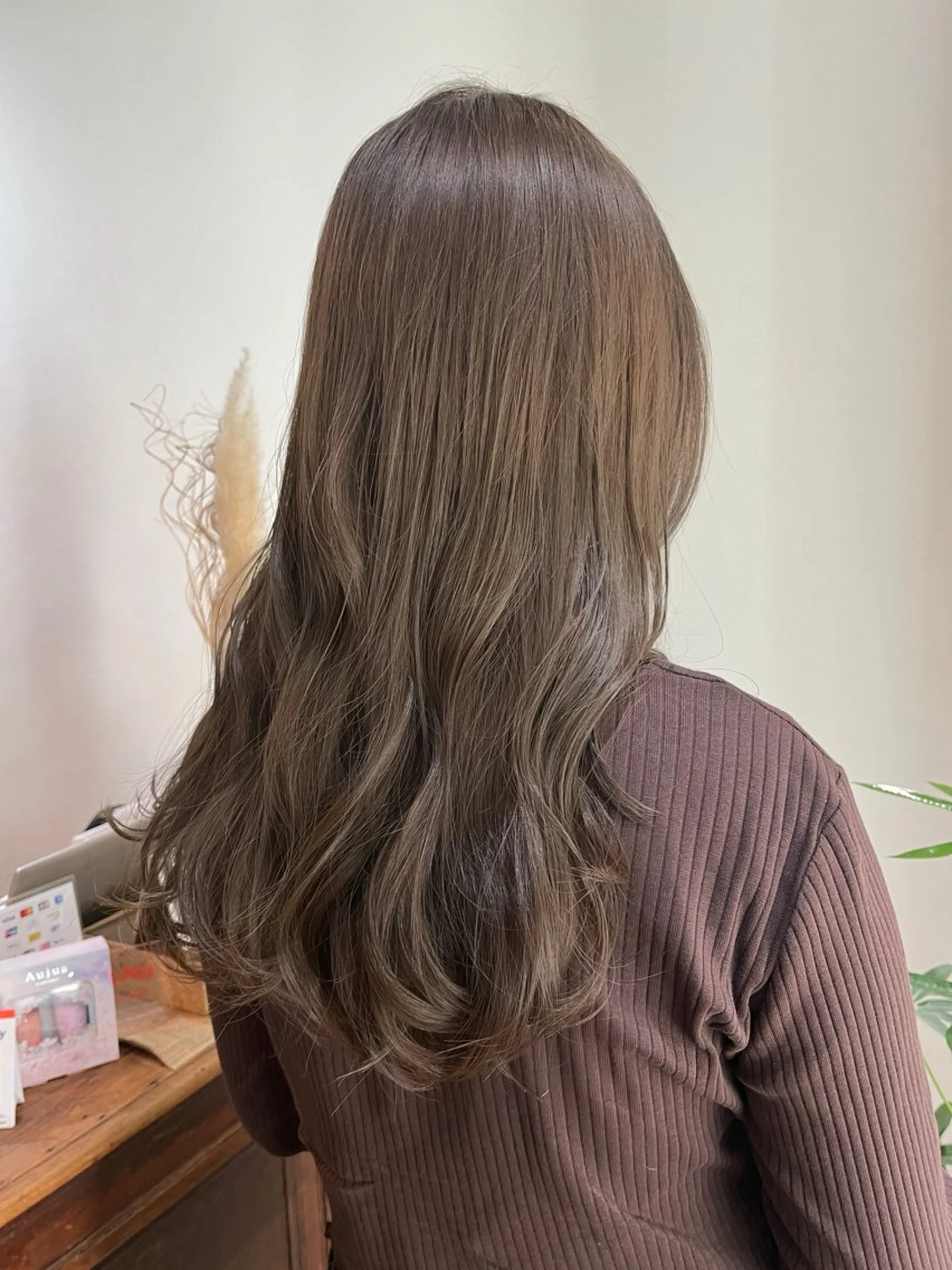 ロング カラー ベージュカラー 透明感カラー オリーブベージュ カット ヘアカラー KANO🌷 ブリーチなしカラーのヘアスタイル