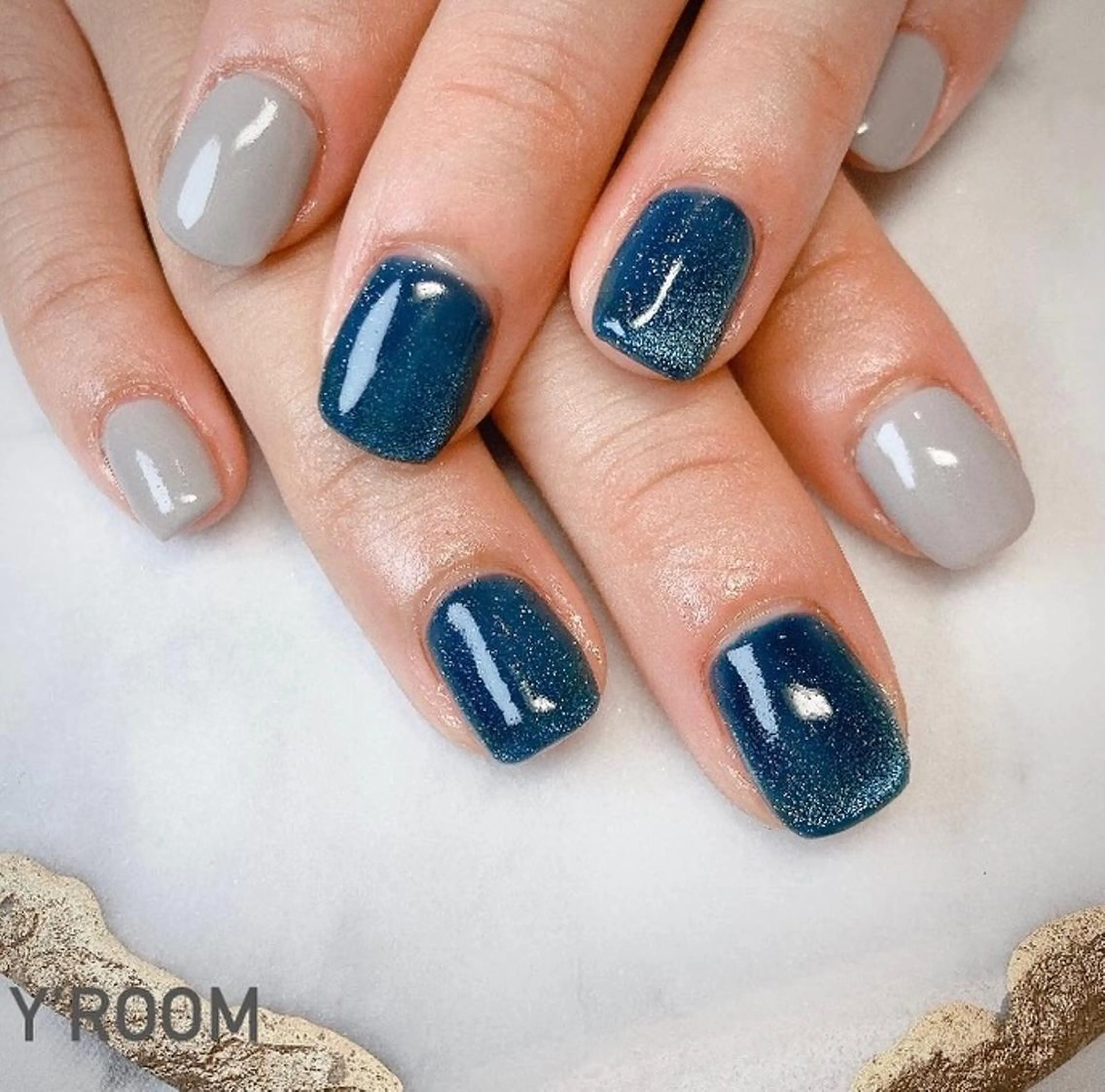 ネイル オーロラネイル フラッシュネイル フットネイル ジェルネイル 氷ネイル・うるうるネイル YUKA （ネイリスト）のネイルデザイン