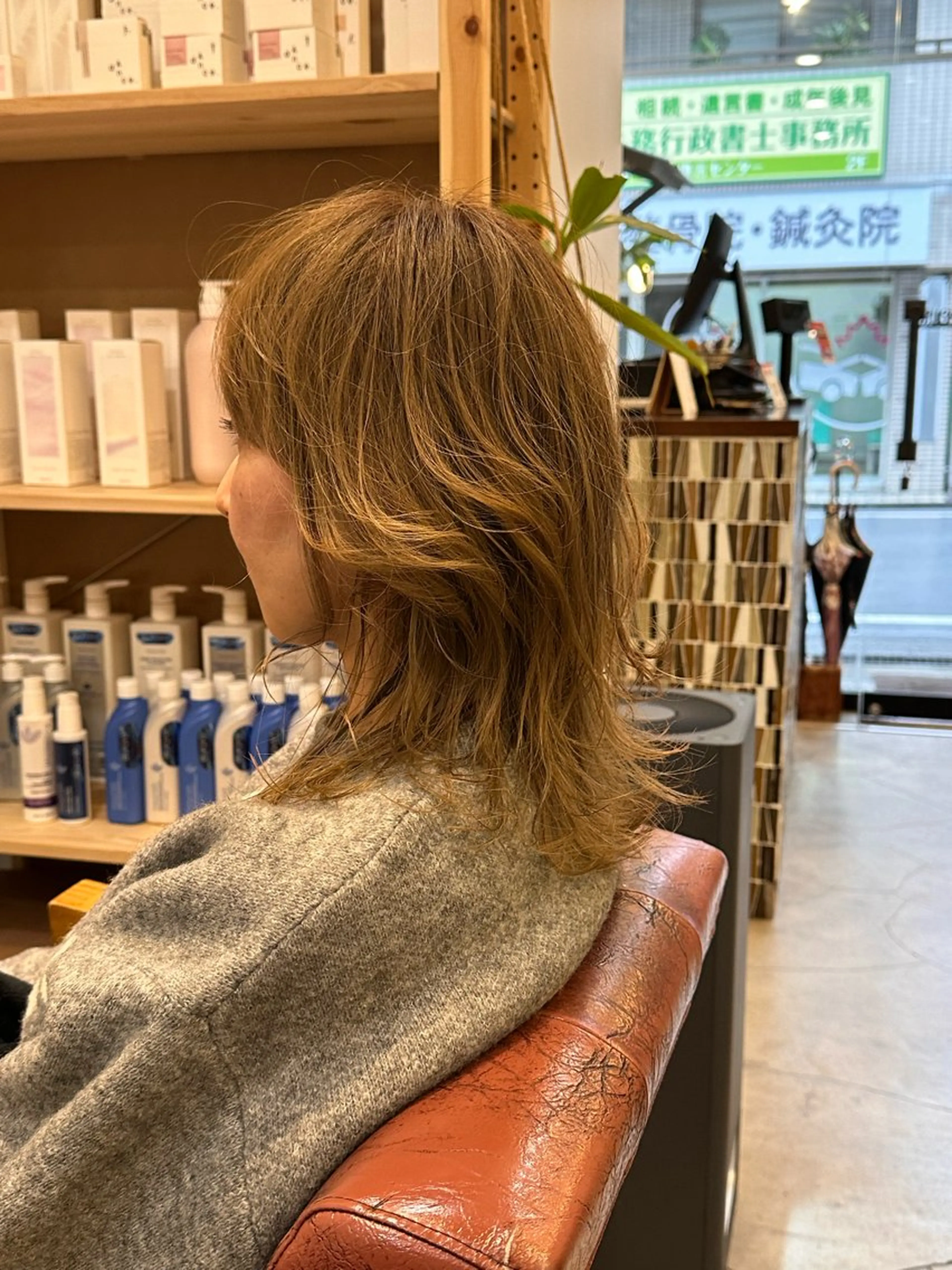 セミロング ヘアカラー トリートメント 村上 滉弥のヘアスタイル