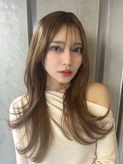 ヘアスタイル・髪型カタログ「肌なじみのいいまろやかベージュに