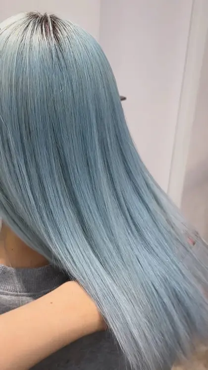 ヘアスタイル・髪型カタログ「色落ち毛からワンカラーでの水色」by渋谷