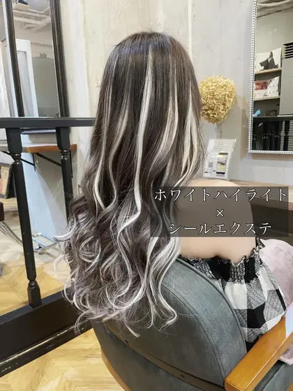 ヘアスタイル・髪型カタログ「シールエクステ60枚でホワイトハイライト