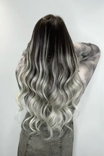 ヘアスタイル・髪型カタログ「シールエクステ40本で、ダメージレスの