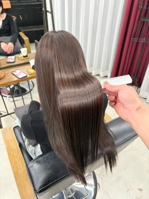 地毛風ストレート🩵🧸/ 透明感カラー / 自由が丘 / 暖色 / 寒色 / 徒歩5分 / 縮毛矯正 / ストレート