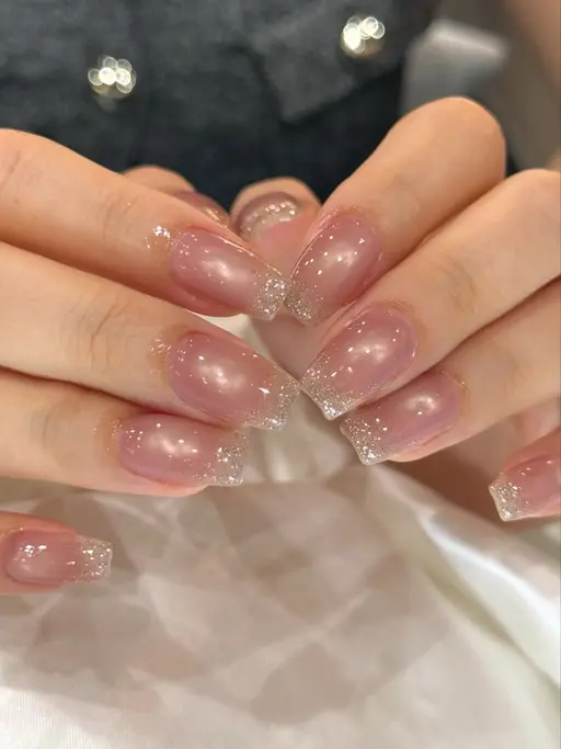 🦋✨水光マグネット×先端キラキララメグラ💎 ¥6,980 オフィスネイル