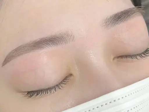 眉周りスッキリ✨🫧元美容部員のメイクレクチャー込み🌼🌈【ご指名料+330円】