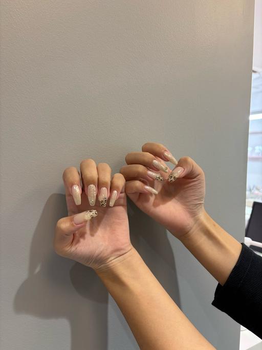 【hand🙌🏻】残り2枠‼️オフなしアクリル長さだし10本＋持ち込みネイル🎀