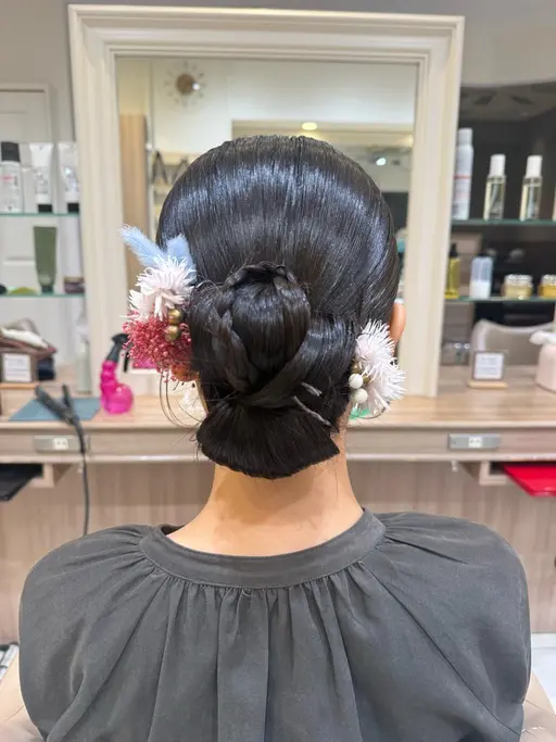 お呼ばれヘアセット💐👱🏻‍♀️🩵🩷《ゆるふわ、編み込み、韓国風などお任せ下さい💝☺️✨💐》