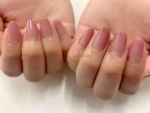 カラーグラデーションネイル ¥1,990/パラジェルok