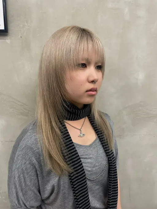 🩶顔周りで盛れる♡レイヤーカット🐺