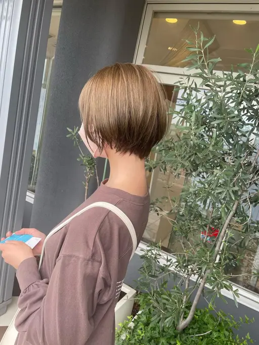 ショートカット＋艶カラー