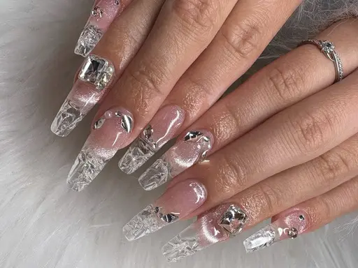 ロングネイルOK!!長さ出しジェルネイルやり放題モデル募集中!大きいパーツは追加料金で付けられます!