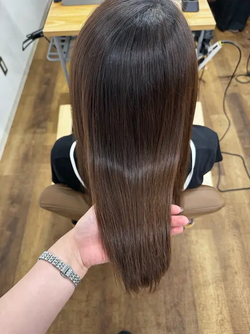 《女性限定》サラツヤ縮毛矯正   ￥3300   カット不可