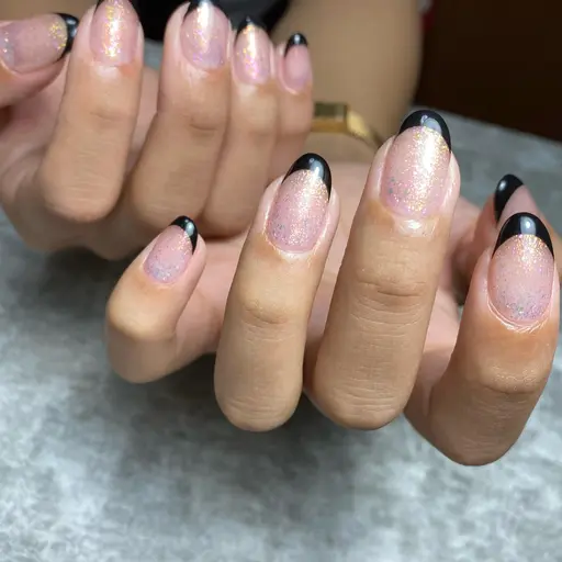 他店オフ込み❣️フレンチネイル❣️ストーン全メニューつけ放題付き❣️2色まで❣️