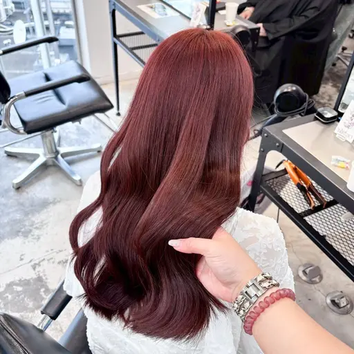 【❤️🔥ワンブリーチでできる❤️🔥】全体ブリーチ➕全体カラー➕トリートメント‼️#赤#ワインレッド#ハイトーン
