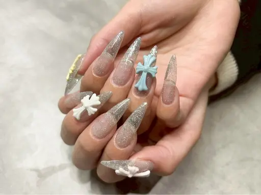 今流行りの❣️(オフ込み)アプレ長さだし➕Lサイズクロムパーツネイル†❤︎💎✨⚠️両手で2つまで⚠️