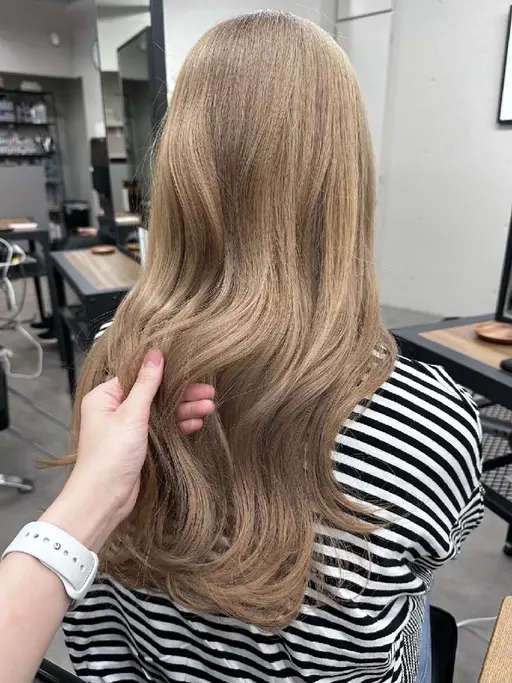 ブリーチリタッチ+オンカラー🎀(⚠️ブリーチメニューの最終受付は15時までとなっております🙇♂️)
