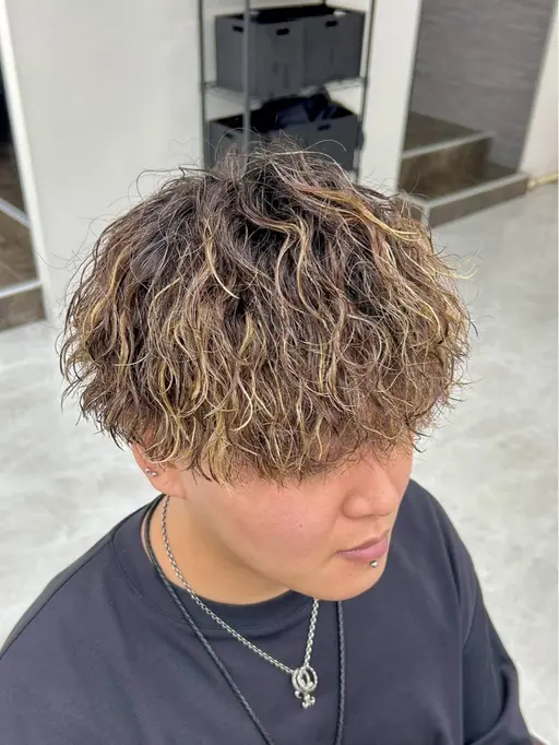 【🔥7月限定超コスパ🙆‍♂️🔥】カット＆パーマ＆メッシュ☆🔥メンズ限定🚹この夏周りと一足差をつけろ☀️🥵