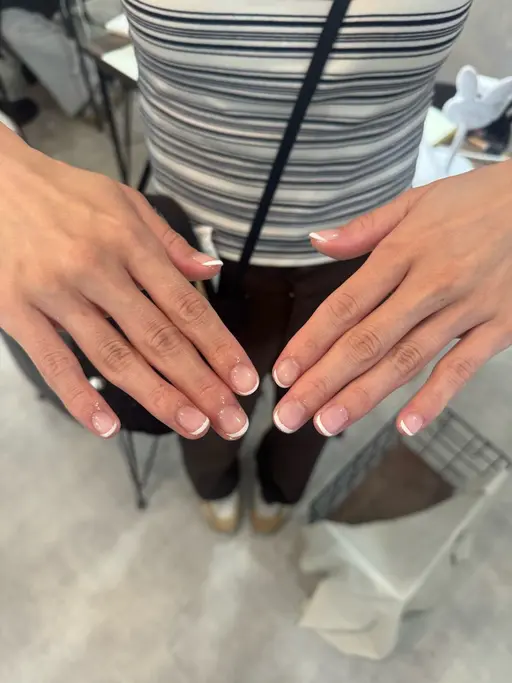 【急募‼️】25日限定白フレンチ(ベースクリア)💅🏻🤍今だけ500円オフ🎶