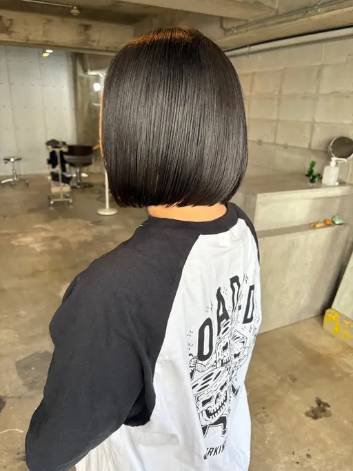 おしゃれで抜け感があるカット。before afterの写真がSNSに載ってもいい方。大人女子限定。