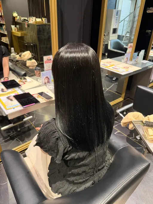 【最大限ダメージ抑制!透明感・艶髪になりたい方オススメ🫧】カット+イルミナカラー ※施術時間目安2時間程度