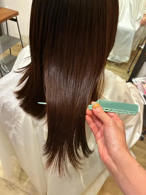 火曜日限定お得メニュー🉐ストレート➕トリートメントが10000😊長さ関係なくできます😊◎