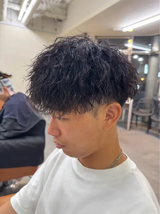 【メンズカット+各種パーマ】❤️🔥高級トリートメント無料プレゼント❤️🔥※8月4日限定⚠️