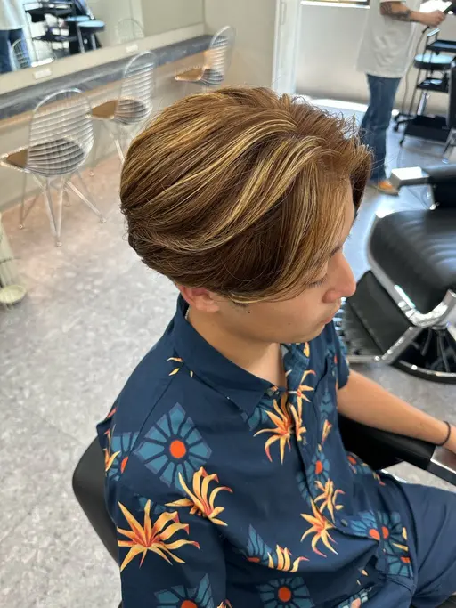 人気Ｎｏ．2カット、ハイライトメッシュ✨️【ホワイトも可】
