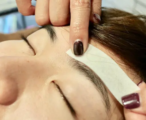 即時予約限定1名!メンズアイブロウスタイリング(男性のみ)爪磨きOR鼻毛脱毛OR手の甲脱毛から1つ付