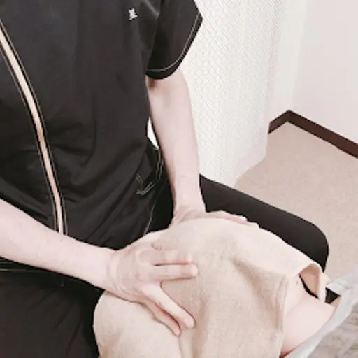 【顔・頭の凝りケア】エラホホほぐしの小顔矯正