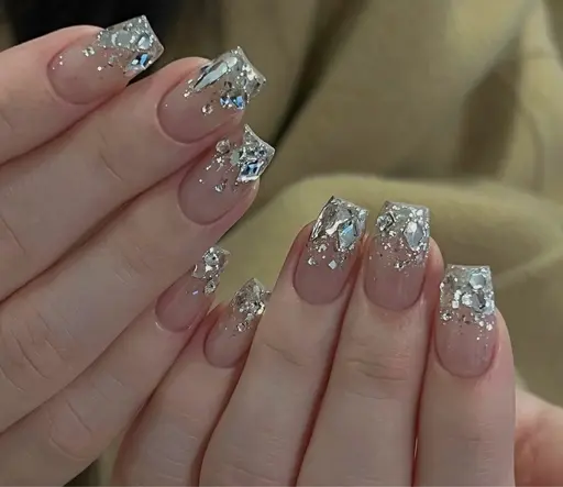 【💎 クリスタルシリーズ】【人気⤴️🆙】ラメ+大粒ビジューネイル(クリアベース)