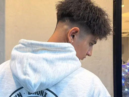 メンズカット💇🏻♂️学割限定クーポン24歳以下の学生さんがご利用頂けます‼️