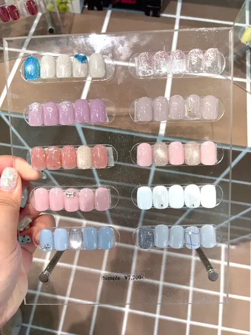 【⭐️8/6(木)10:30〜15:00リクエスト受付中】ハンド、オフあり、シンプルアート(※亀裂直し、長さだし不可)