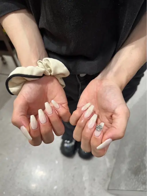 💕Jrクーポン💕ジェルネイル【ワンカラー.ラメグラ】オフ込み(長さ出し別料金)モデル様募集💅🏻✨