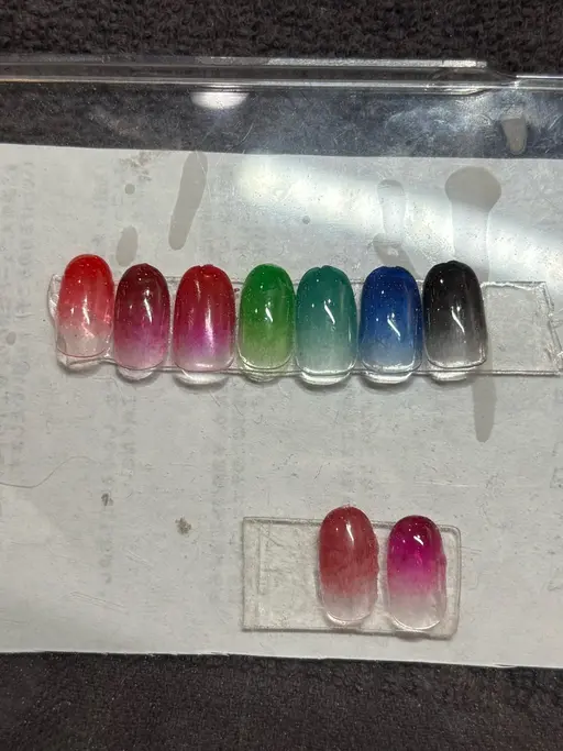 ハンドジェルネイル💅グラデーション🎨（オフなし）