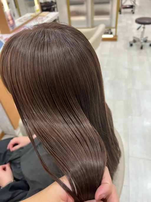 《8/28限定》　ダメージレスカラー+艶髪トリートメント