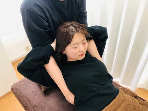 【どのコースを選べばいいか迷う方へ】小顔+全身姿勢矯正80分|お悩みに合わせて施術を組み合わせ